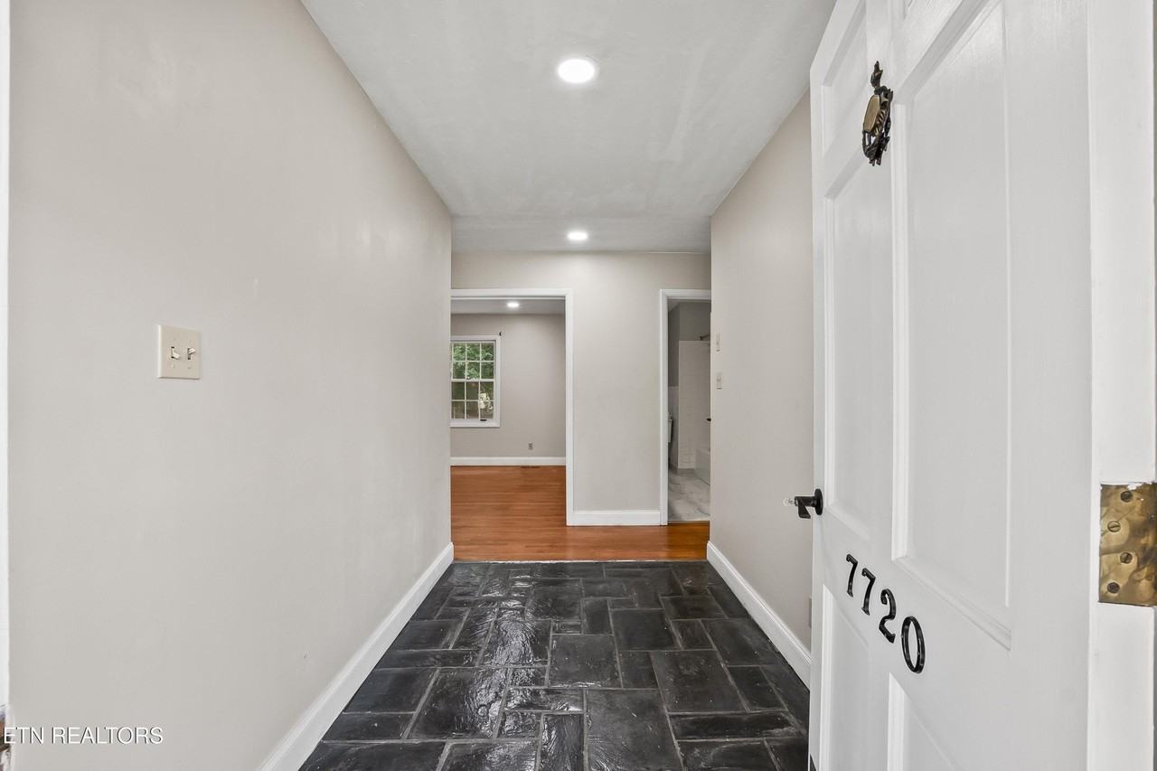 7720 Devonshire Dr - Photo 5 of 30