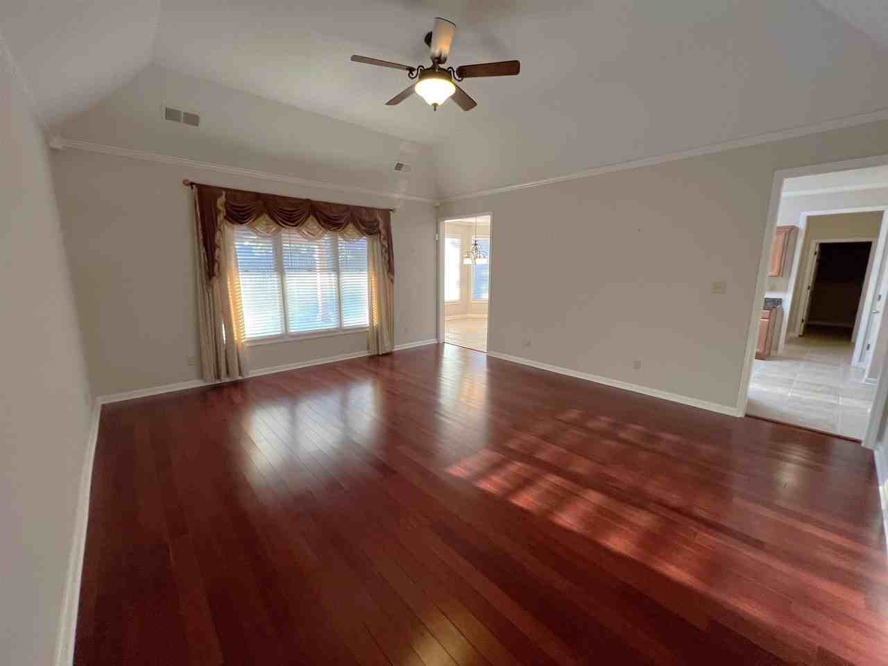 4883 Fox Springs Dr - Photo 4 of 27