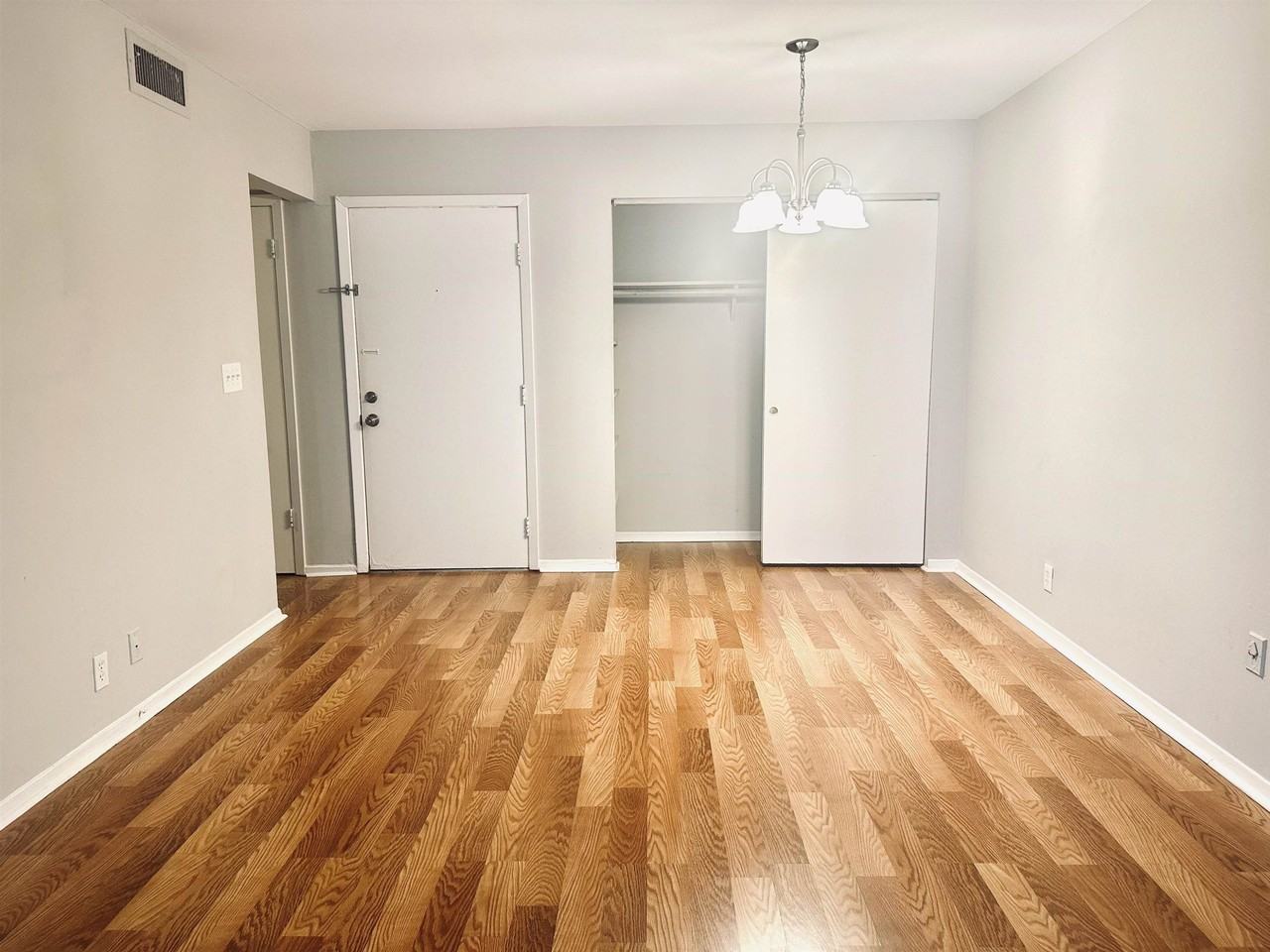 1855 Poplar Woods Cir W #304 - Photo 6 of 15