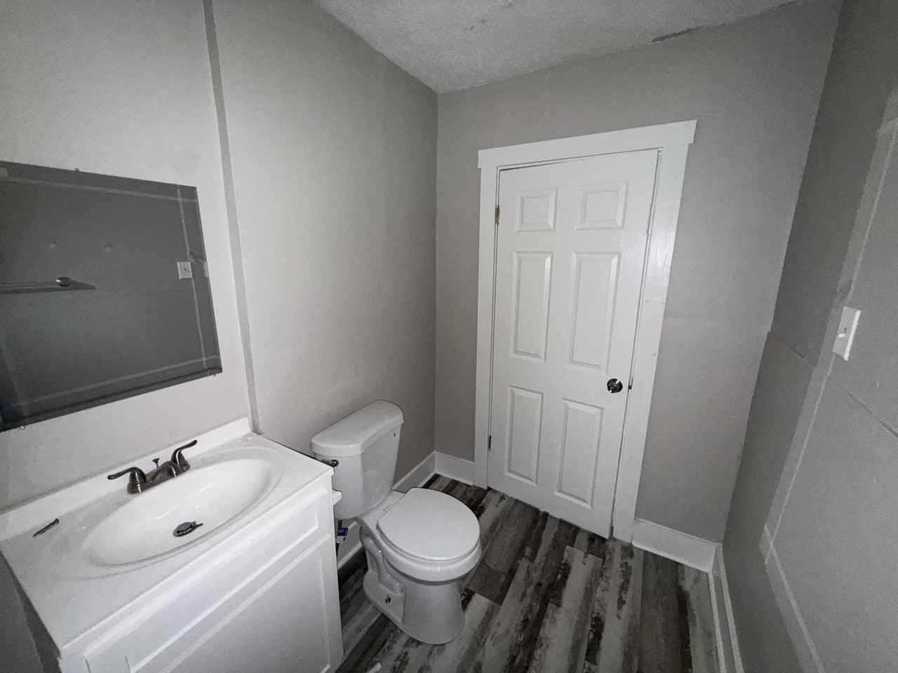 1057 College St #1 - Photo 3 of 26