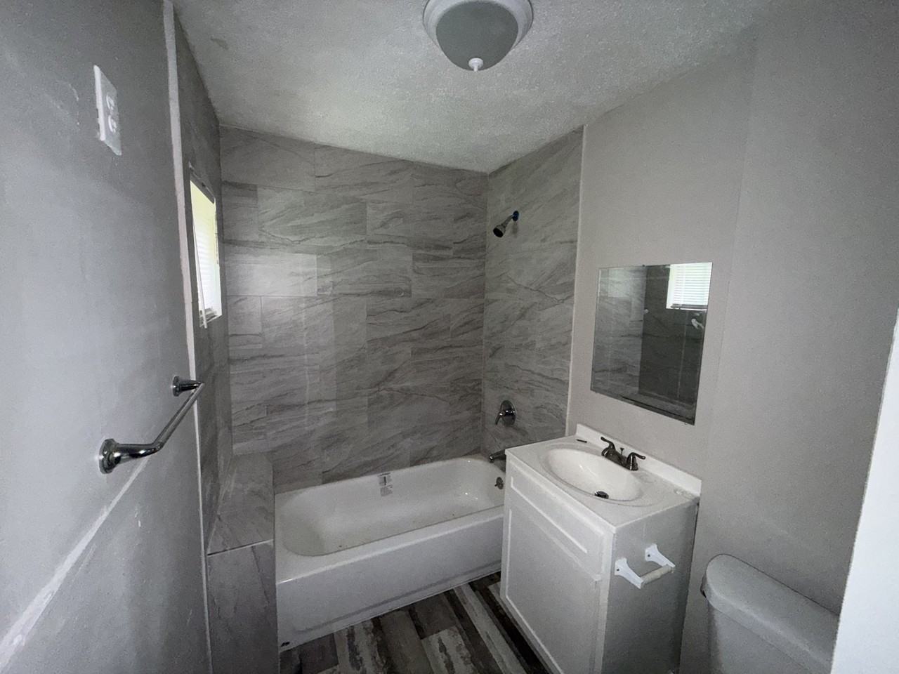 1057 College St #1 - Photo 7 of 26