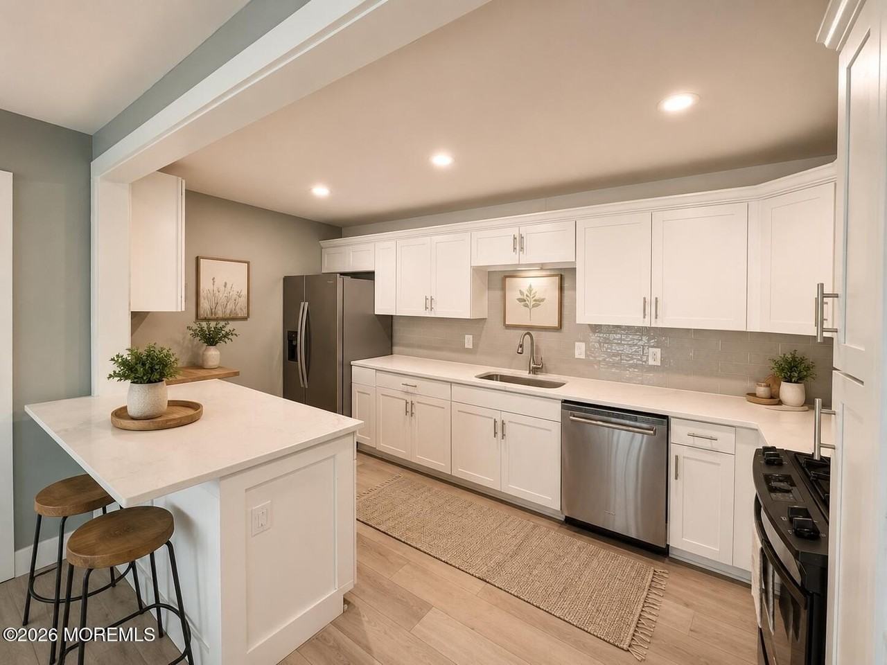 156 Sussex Pl #1523 - Photo 2 of 9