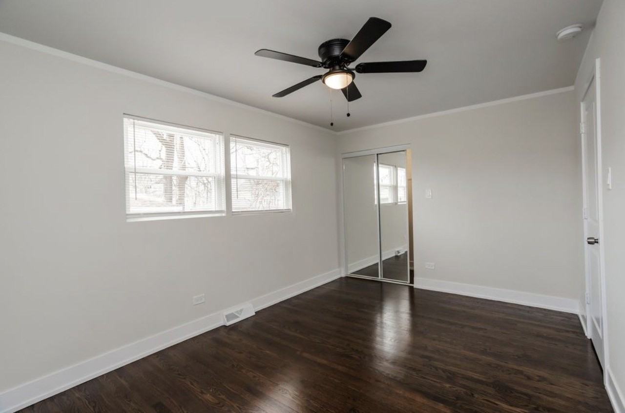 9206 S Harper Ave - Photo 7 of 10