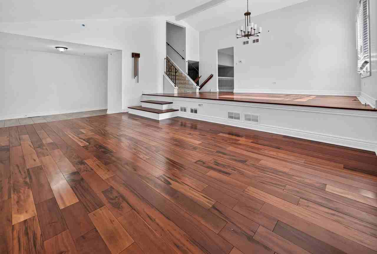 16W707 90th St - Photo 3 of 22