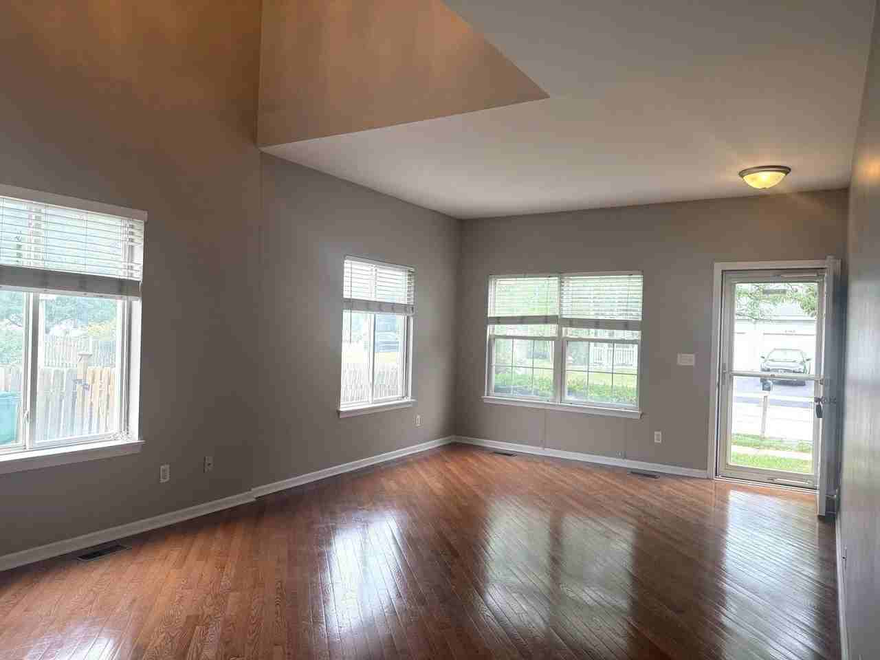 21529 Franklin Cir - Photo 3 of 30