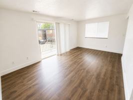 featured image of 752 N Irving St