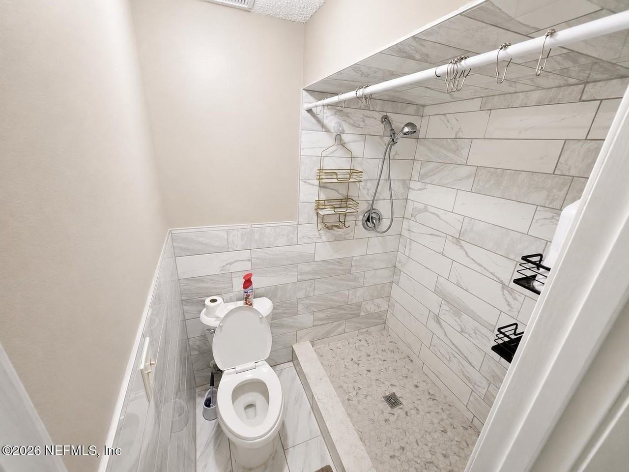 7855 Collins Ridge Blvd - Photo 3 of 7