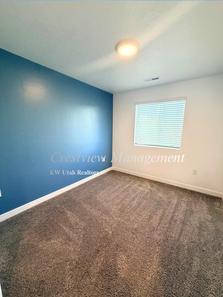 2803 N Airmen Ave - Photo 7 of 17