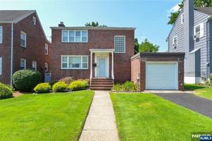 featured image of 968 Byron Ave ## 972
