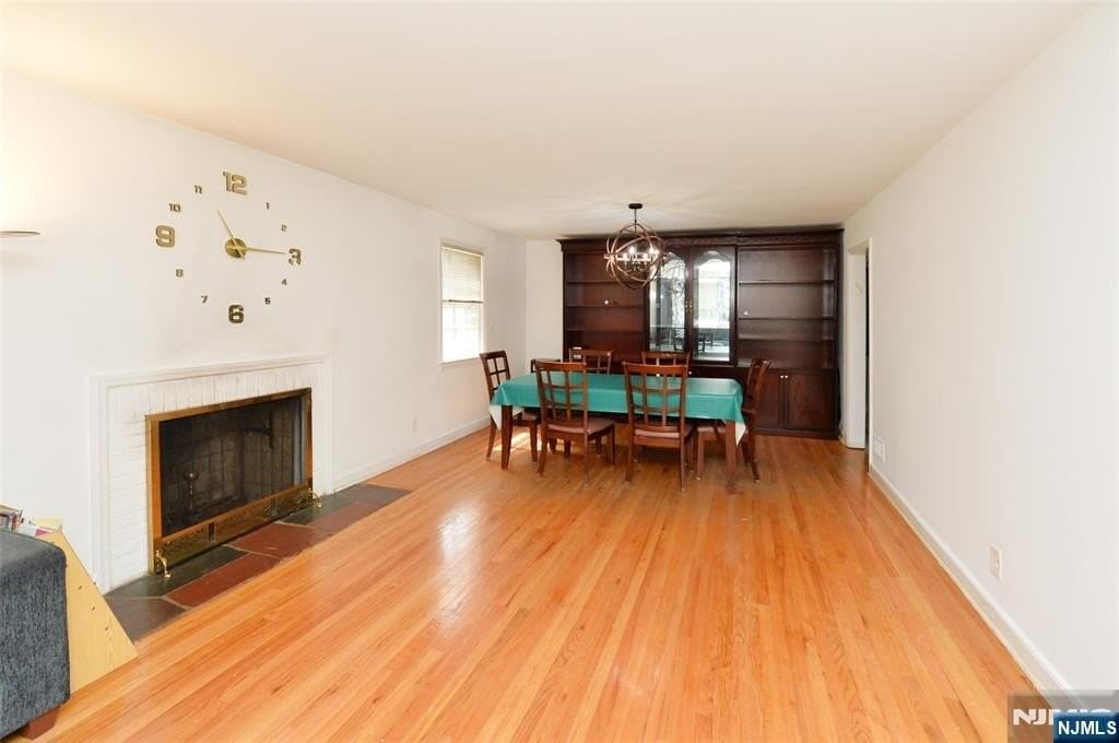 968 Byron Ave - Photo 3 of 18
