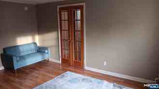 112A Hastings Ave - Photo 1 of 1