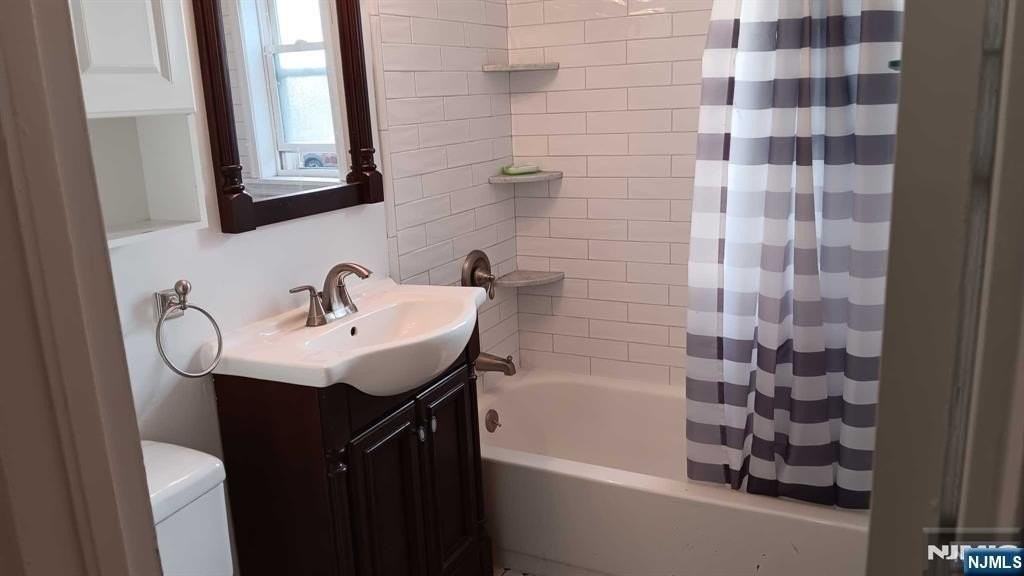 112A Hastings Ave - Photo 6 of 6