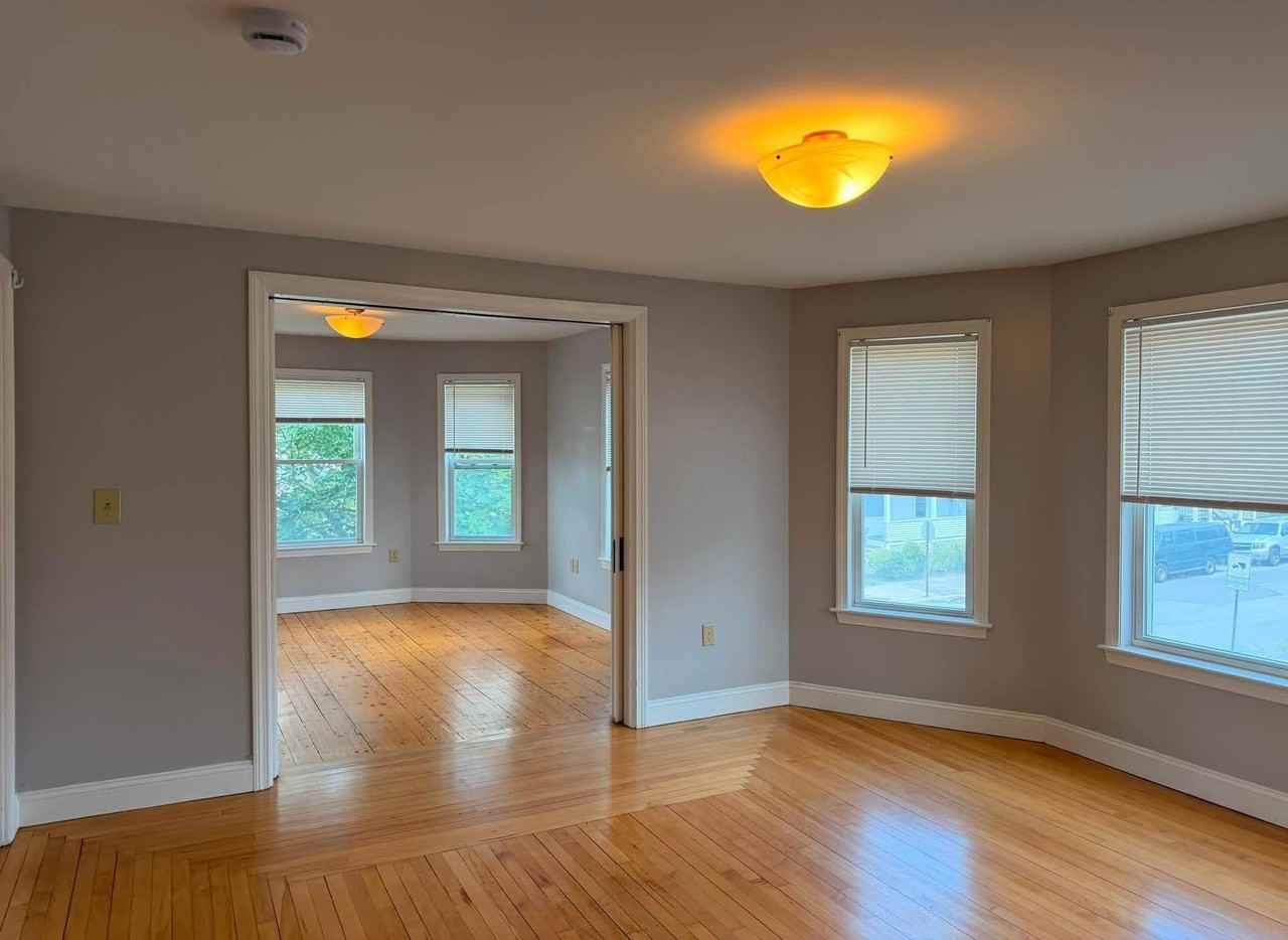 575 Summer St - Photo 4 of 8