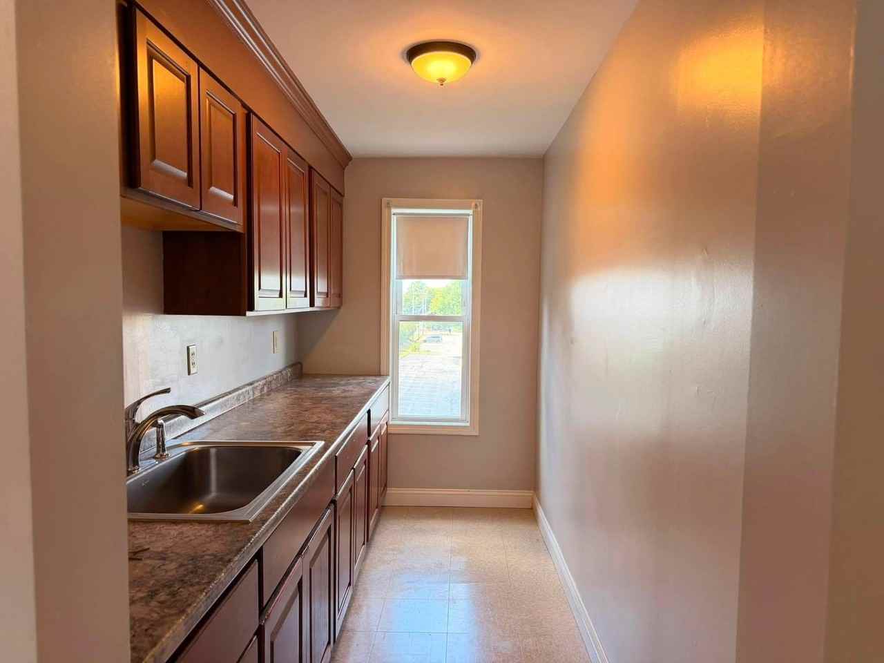 575 Summer St - Photo 6 of 8
