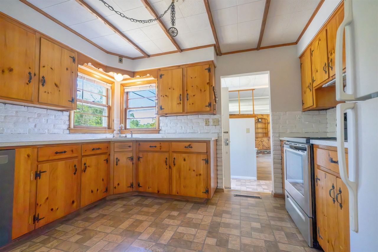 442 Haley Rd - Photo 7 of 14