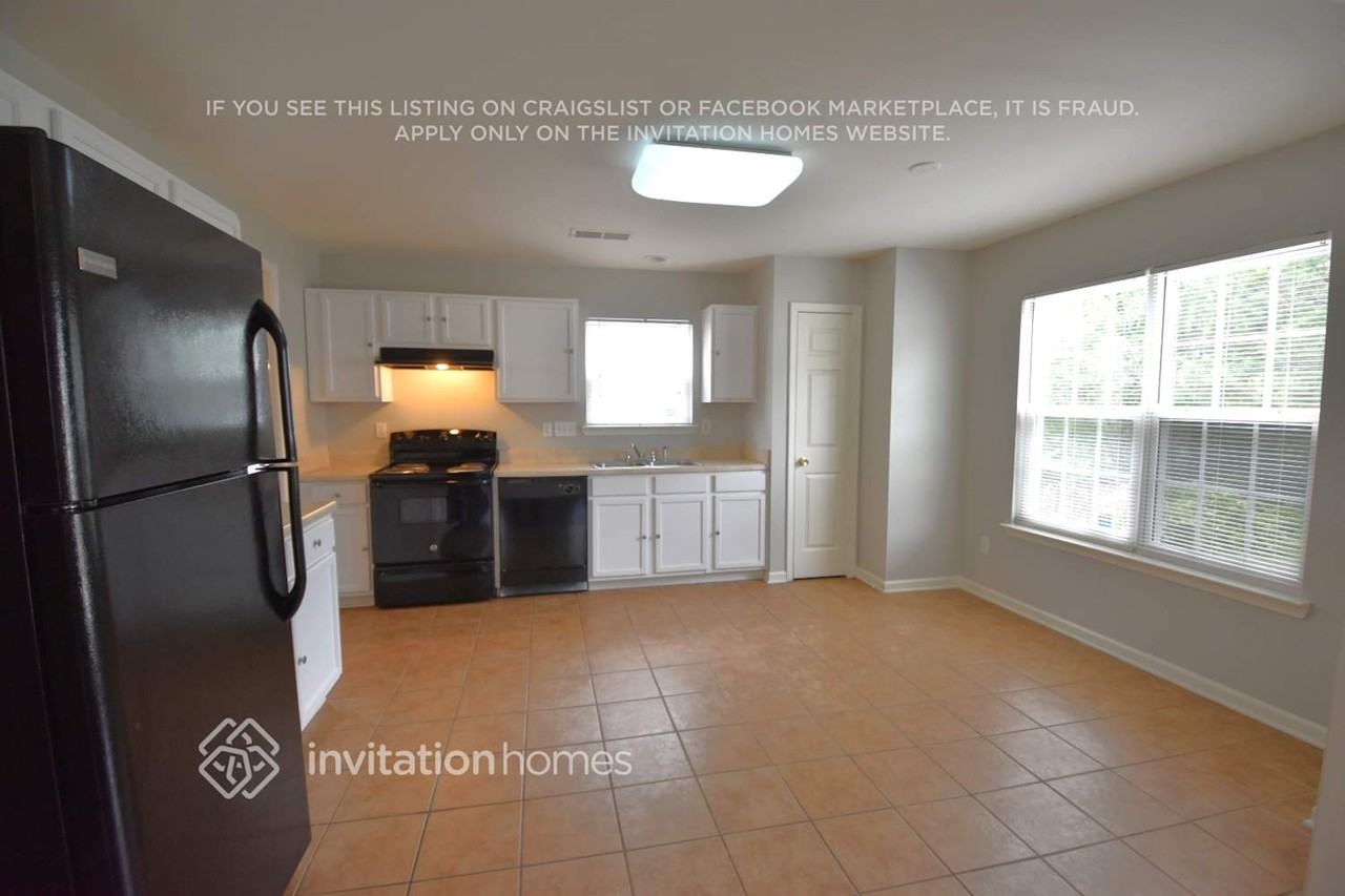 11829 Aubreywood Dr - Photo 4 of 11