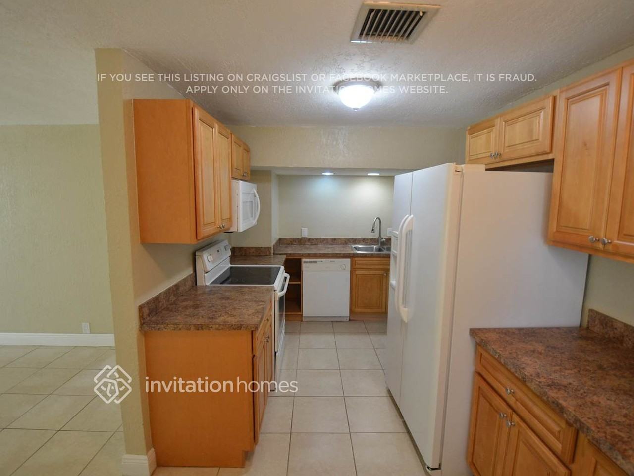 1401 Nw 58th Ave - Photo 3 of 10