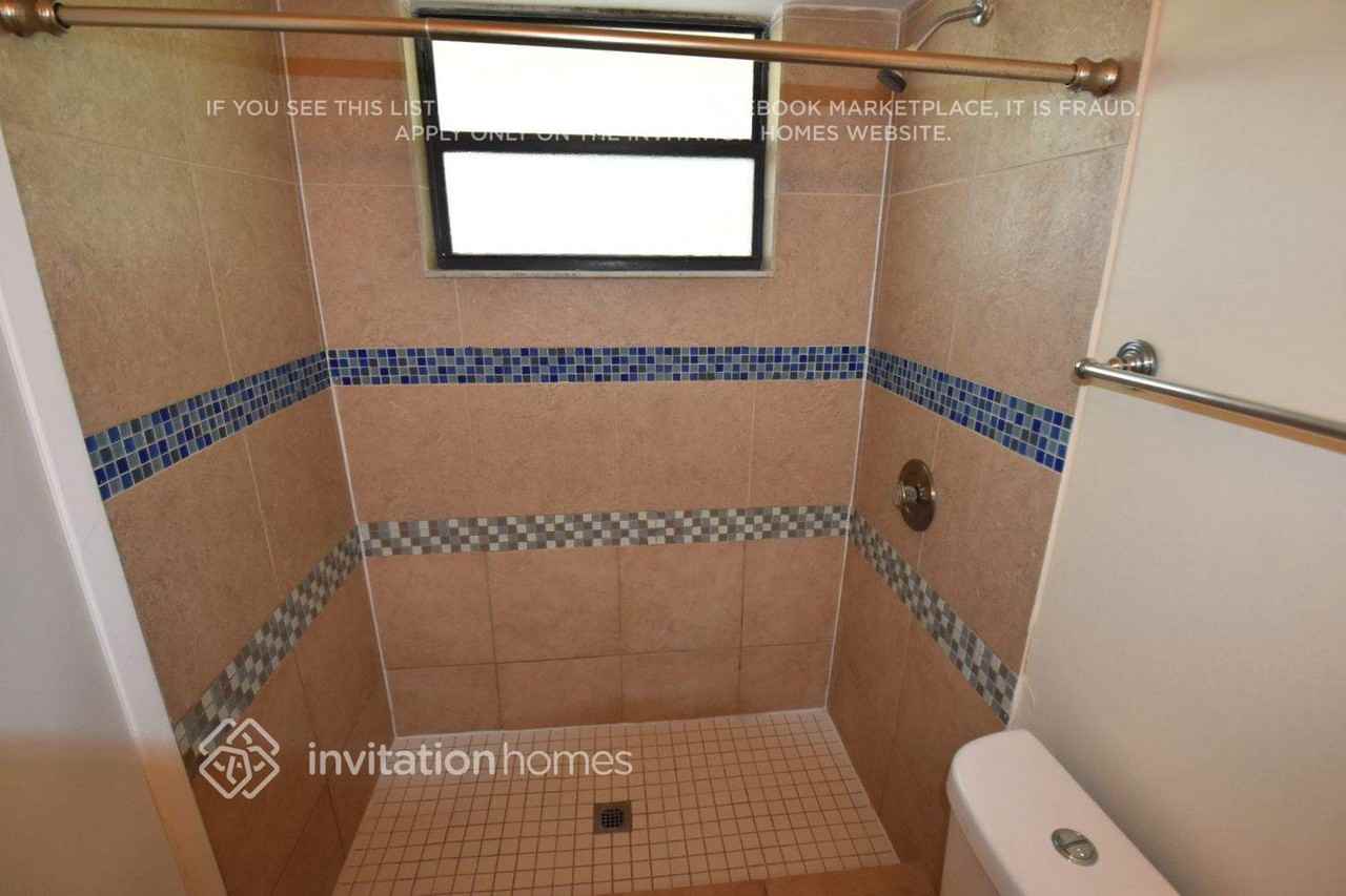 10507 Chadbourne Dr - Photo 2 of 7