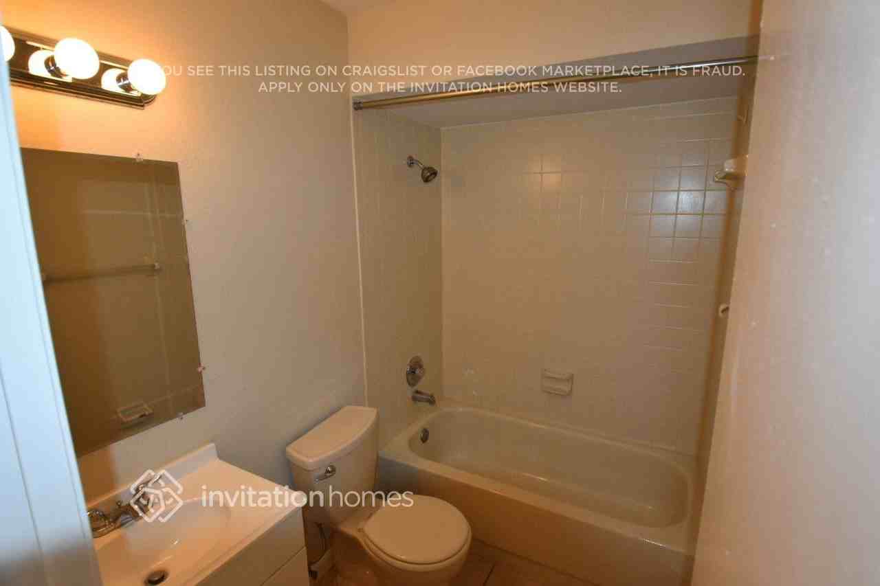 10507 Chadbourne Dr - Photo 3 of 7