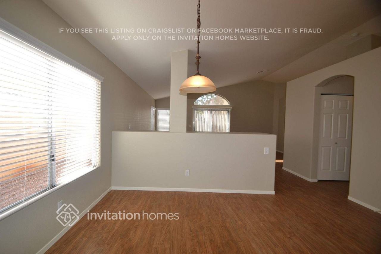1744 Matador Way - Photo 2 of 6