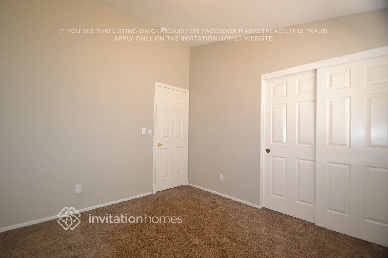 1744 Matador Way - Photo 3 of 6