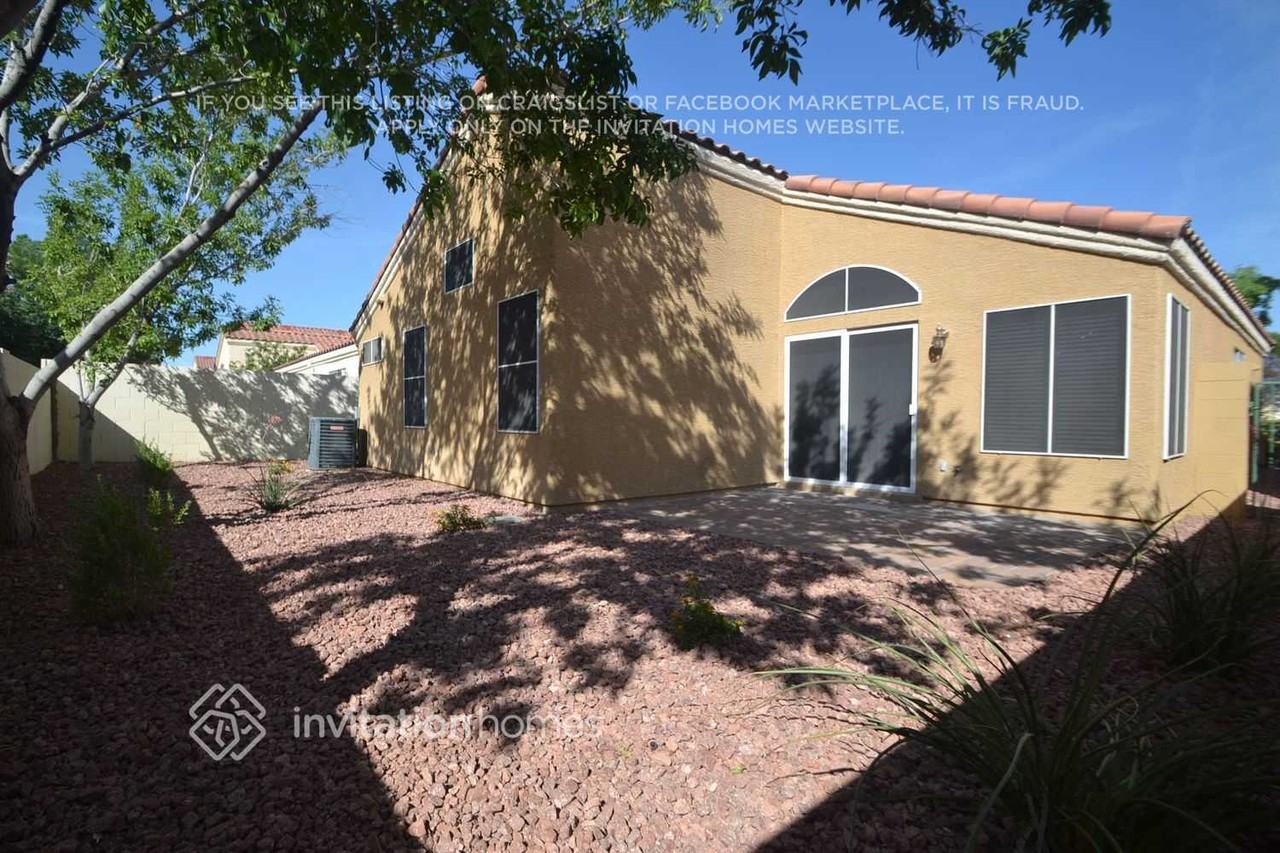 1744 Matador Way - Photo 5 of 6