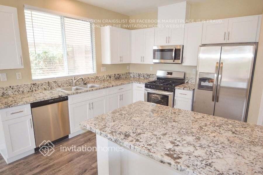 646 Pinetop Lake St - Photo 4 of 8