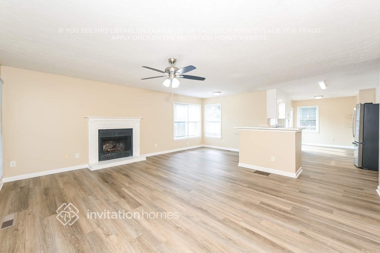 1306 Smokerise Ln - Photo 3 of 17