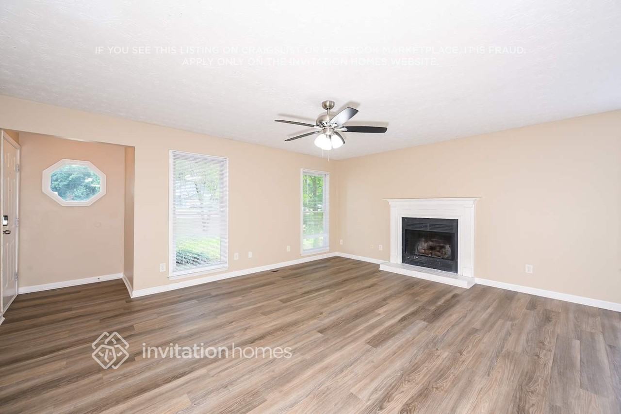 1306 Smokerise Ln - Photo 4 of 17