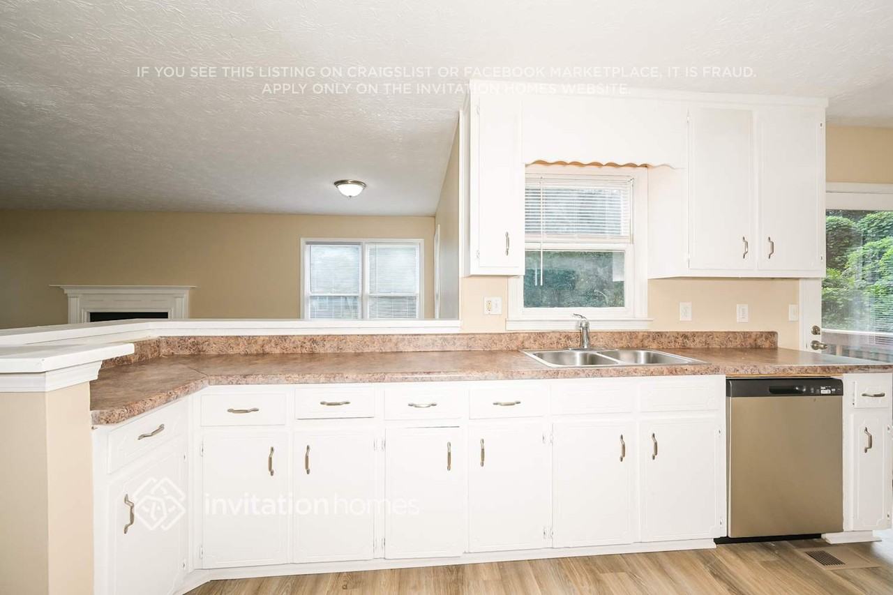 1306 Smokerise Ln - Photo 6 of 17