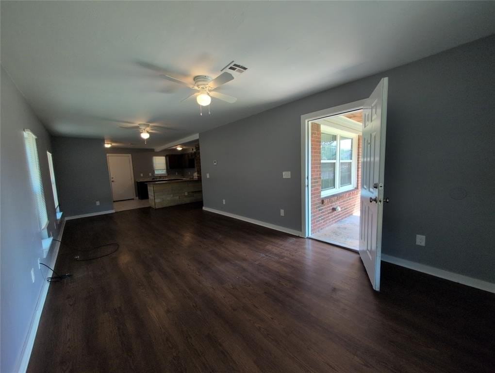 725 Ne 25th St - Photo 2 of 14