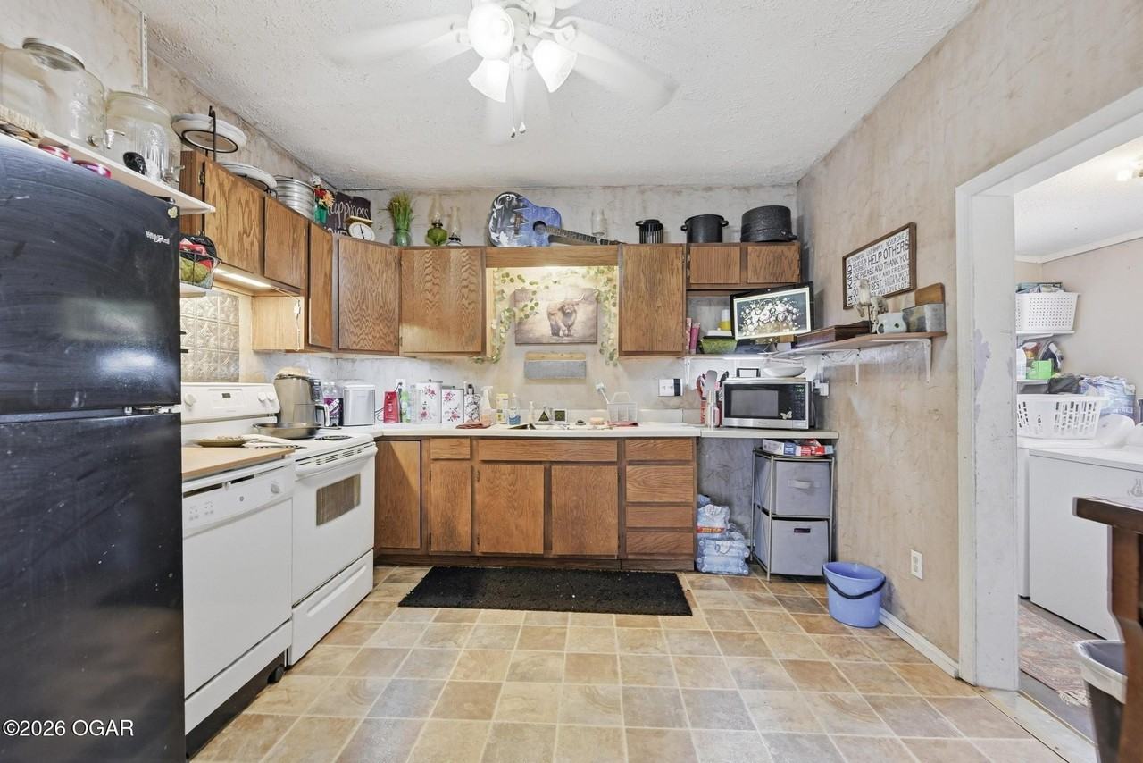 2127 S Joplin Ave - Photo 5 of 12