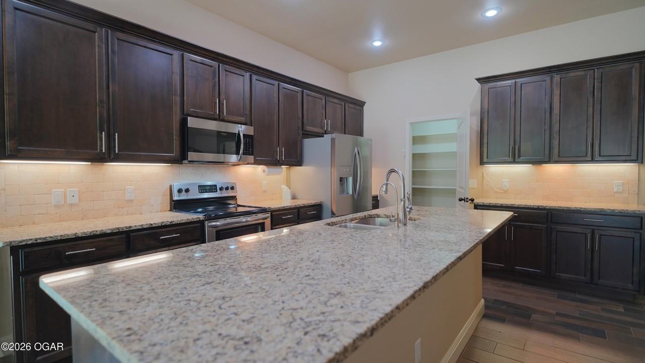 1021 Chesterfield Dr - Photo 7 of 18