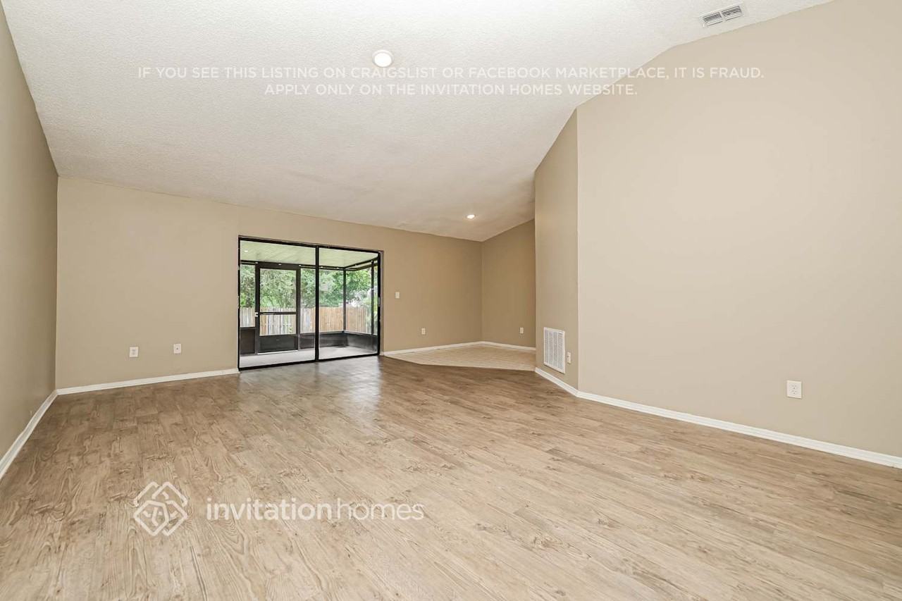1517 Kestrel Way - Photo 3 of 17