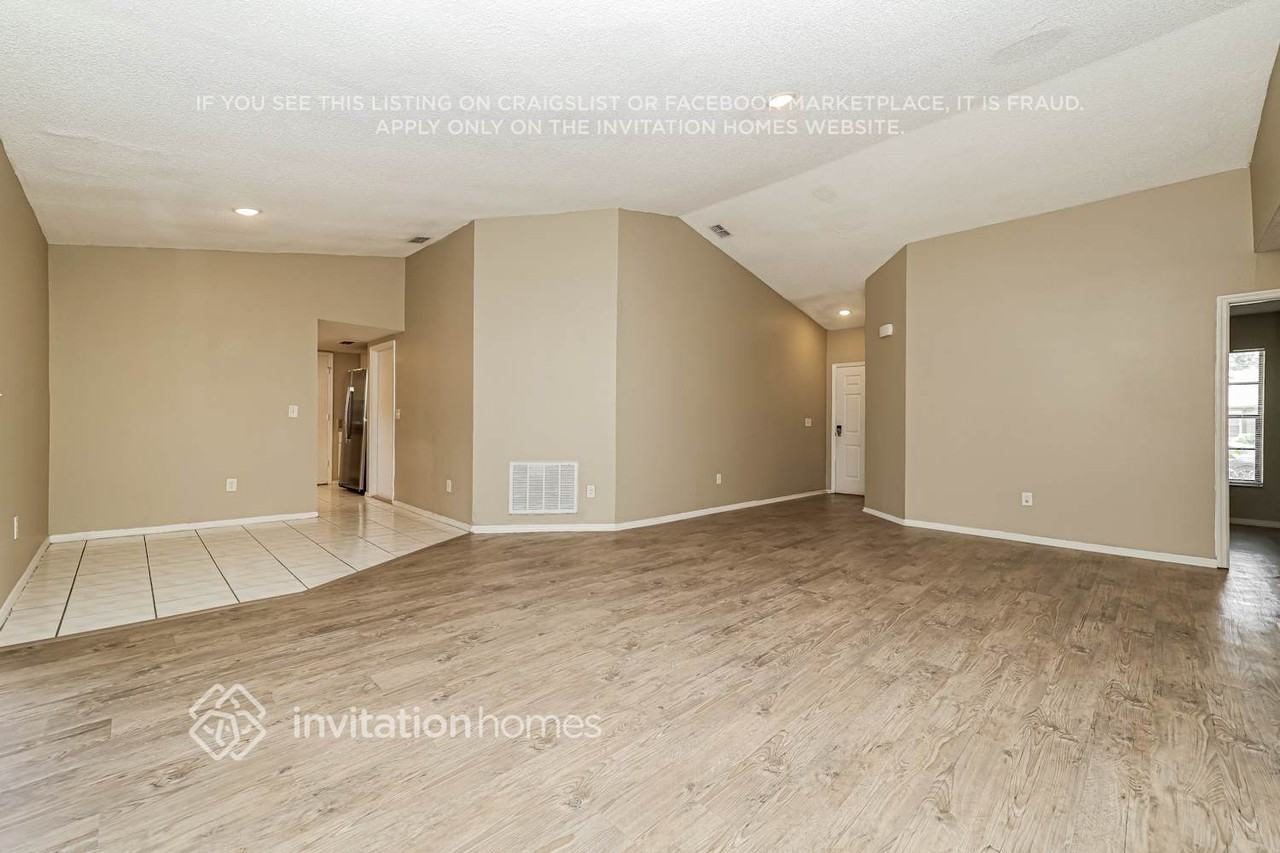 1517 Kestrel Way - Photo 4 of 17