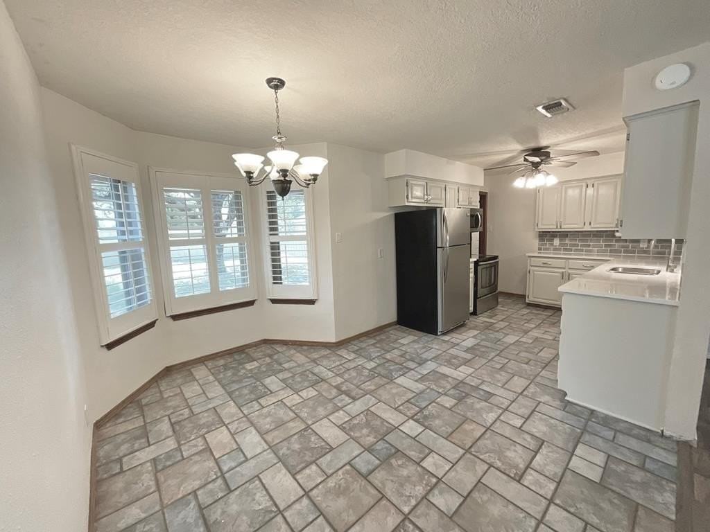 2407 Arbor Cir - Photo 5 of 22