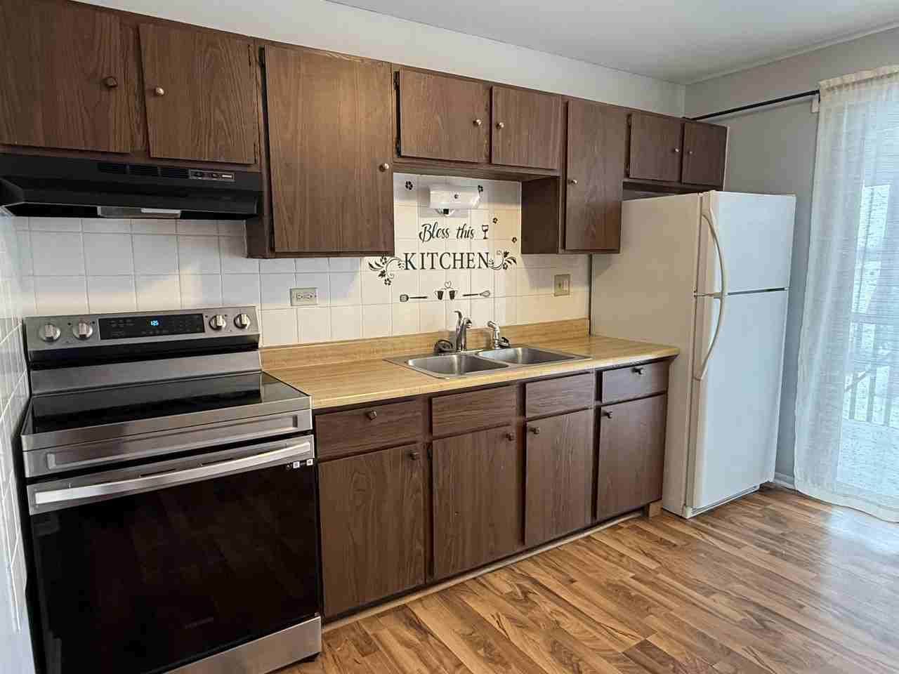 1020 9th St - Photo 5 of 15