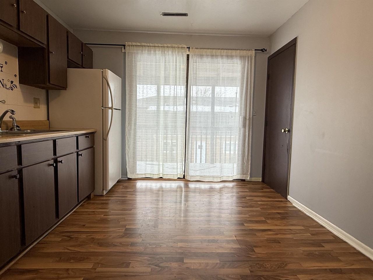 1020 9th St - Photo 6 of 15