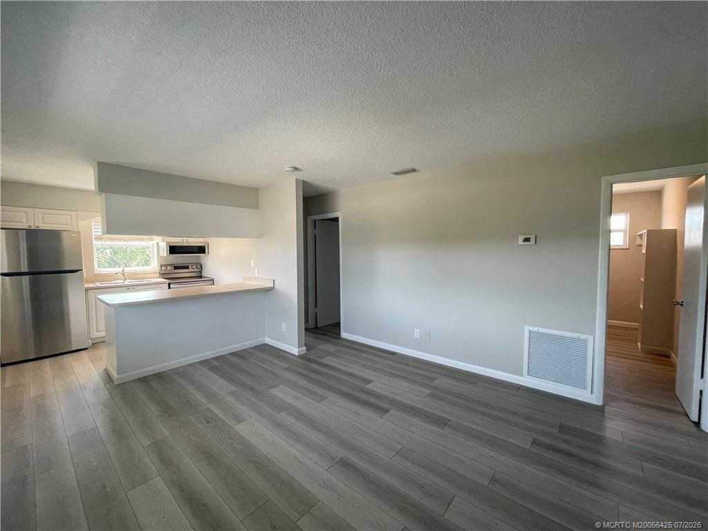 661 Hernando St #10 - Photo 2 of 8
