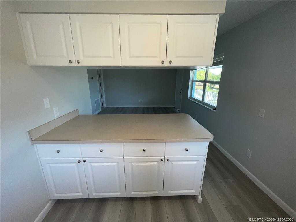 661 Hernando St #10 - Photo 4 of 8