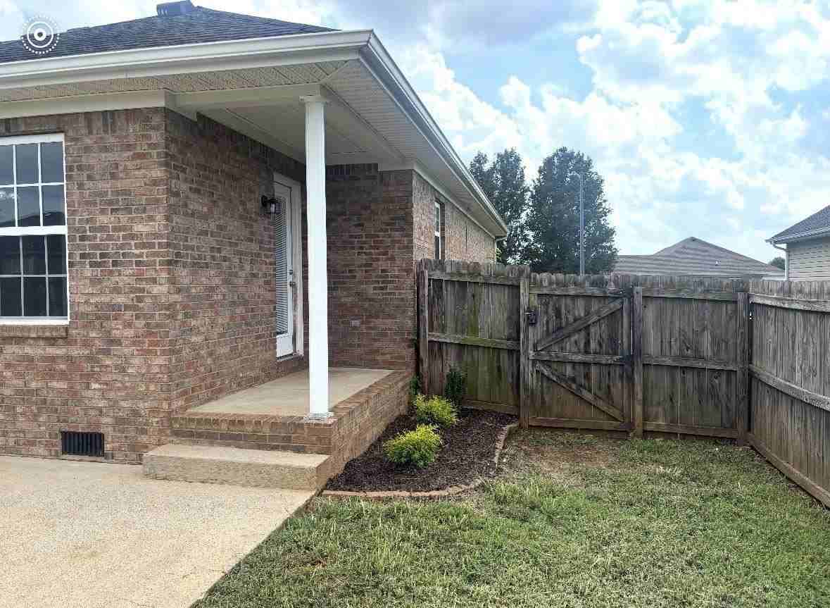 3380 Fair Oaks Cir - Photo 3 of 5