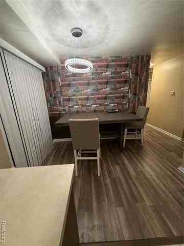 1436 Berrywood Ln - Photo 3 of 8