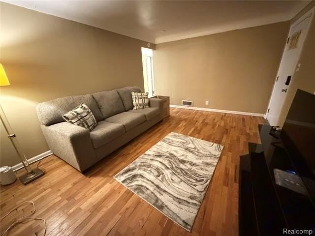1436 Berrywood Ln - Photo 5 of 8