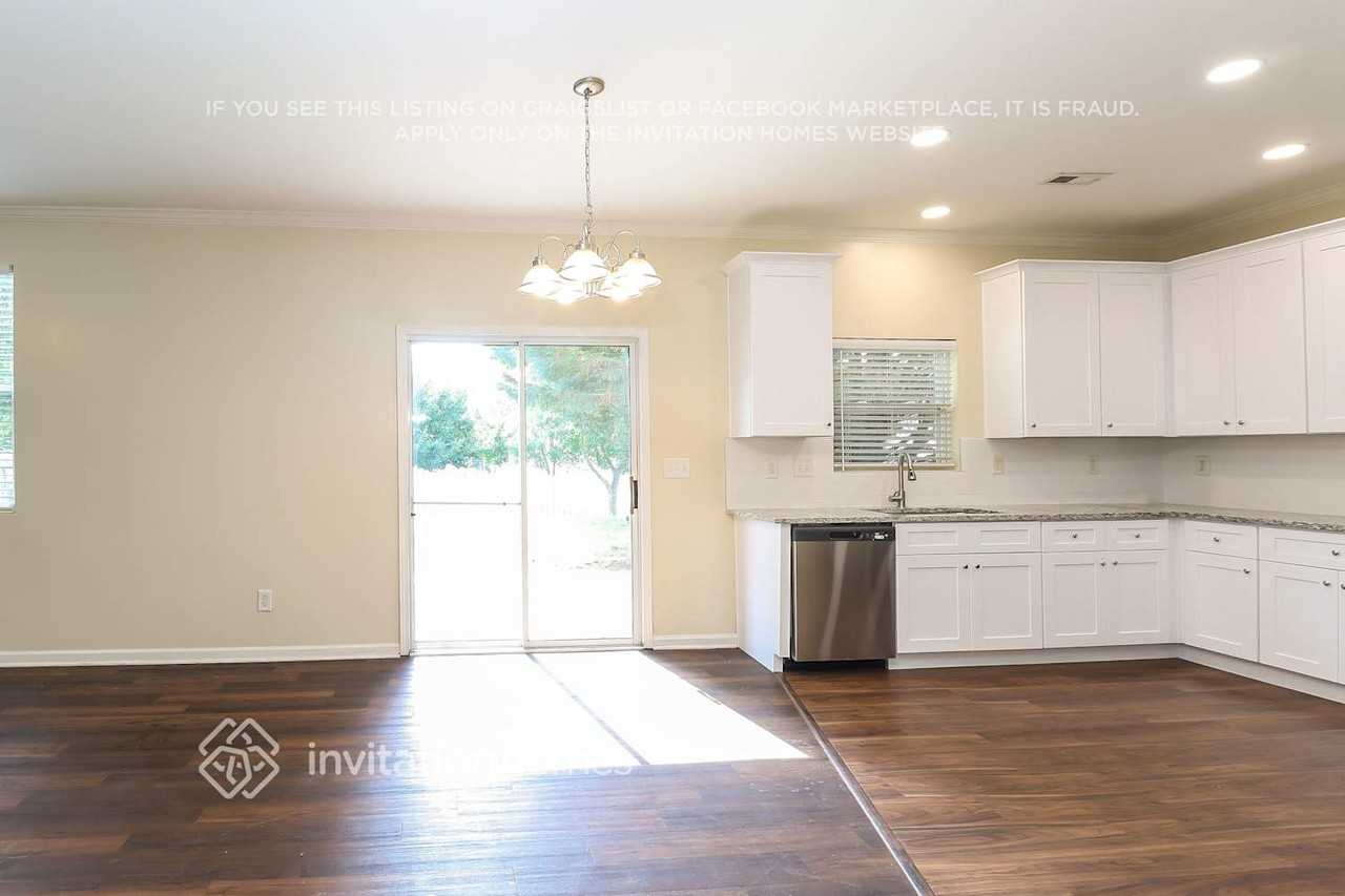 7342 Lamplighter Close Dr - Photo 7 of 18