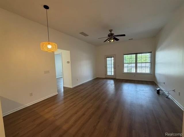 2710 S Knightsbridge Cir - Photo 3 of 17