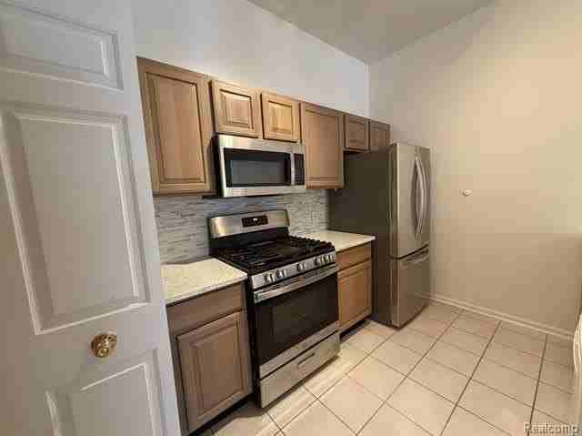 2710 S Knightsbridge Cir - Photo 4 of 17