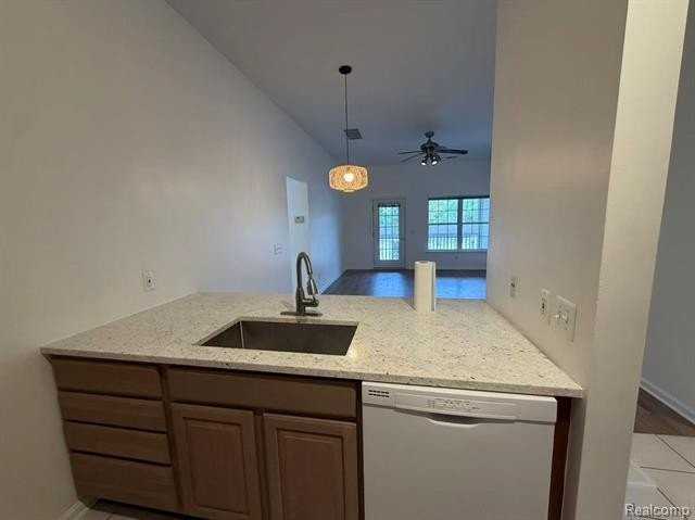 2710 S Knightsbridge Cir - Photo 6 of 17