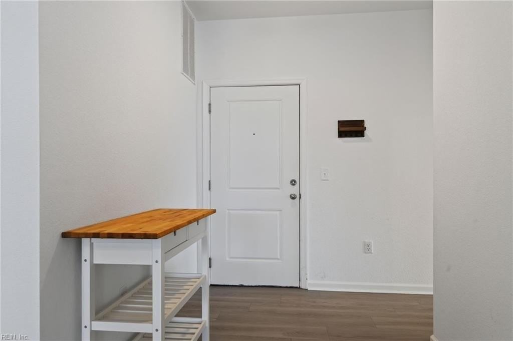 1725 Dromolin Dr #208 - Photo 6 of 23