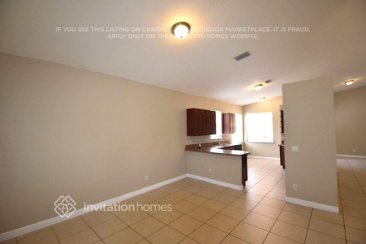 5221 Sw 141st Ave - Photo 4 of 14