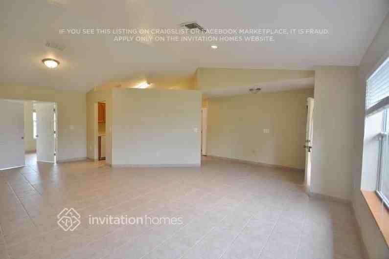 847 Mendoza Dr - Photo 2 of 15